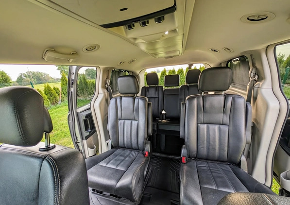 Chrysler Town &amp; Country cena 57000 przebieg: 220000, rok produkcji 2015 z Legnica małe 79
